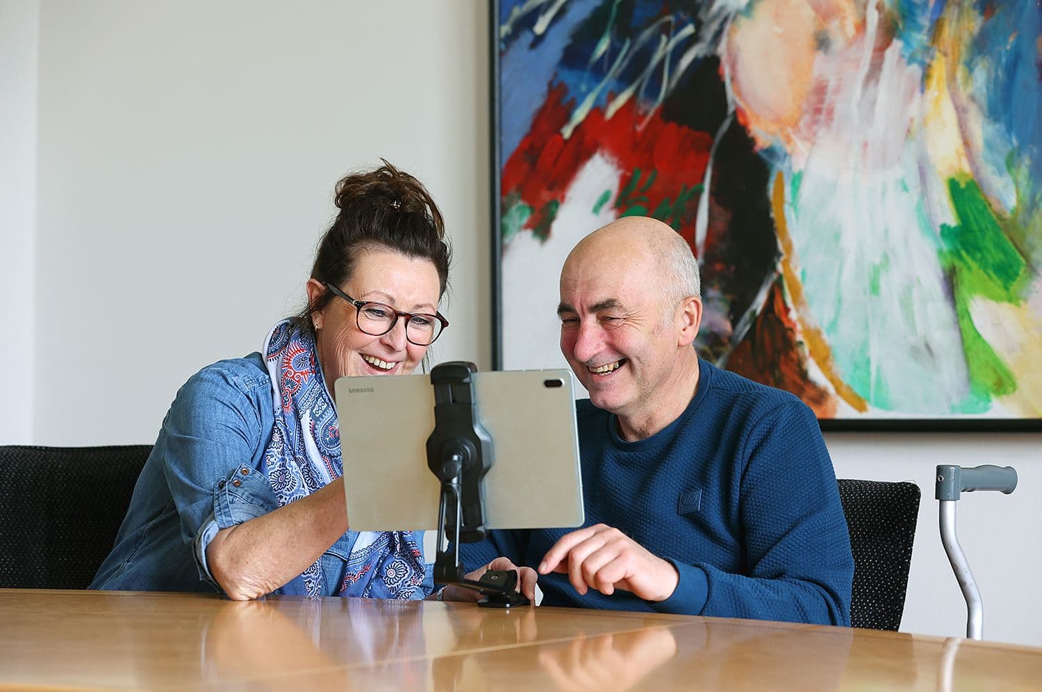 Revalidatie Dommelhoef met tablet